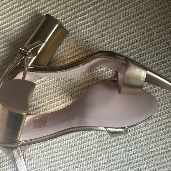 J. crew Gold Heels - NEVER WORN - Picture 4 of 4